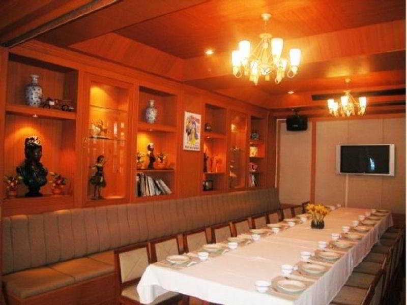 坤敬酒店 外观 照片